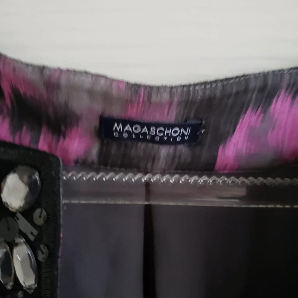 Magaschoni collection Bead embellished V neck Shirt - Picture 6 of 6